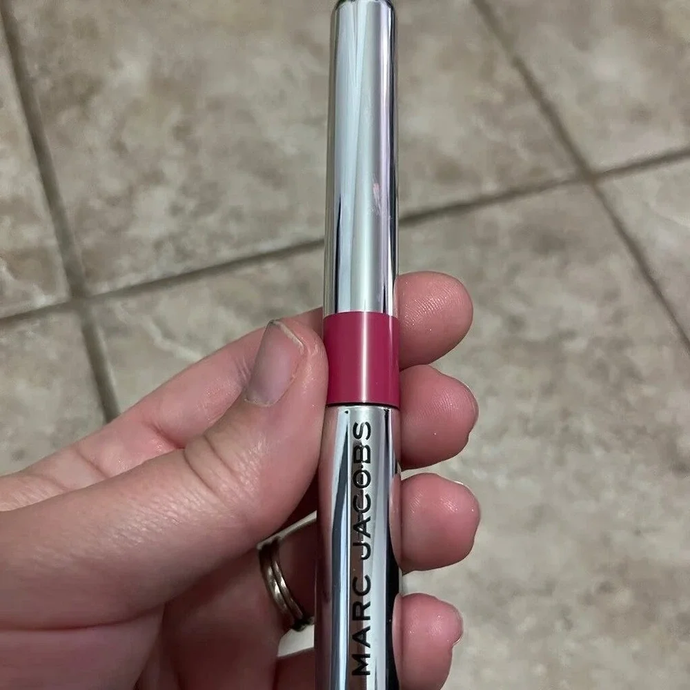 Marc Jacobs Highliner Liquid Gel Eyeliner Makeup Back to‎ the Fuchsia